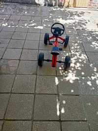 Детска кола с педали