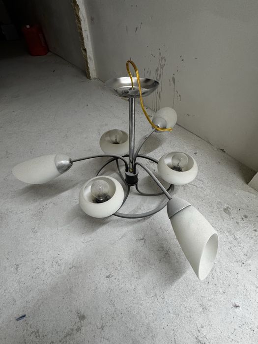 Продам люстры не дорого