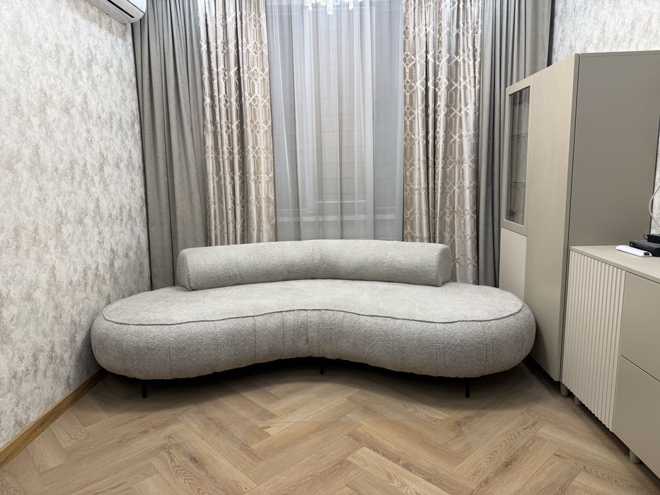 Продам Диван из обивки букле