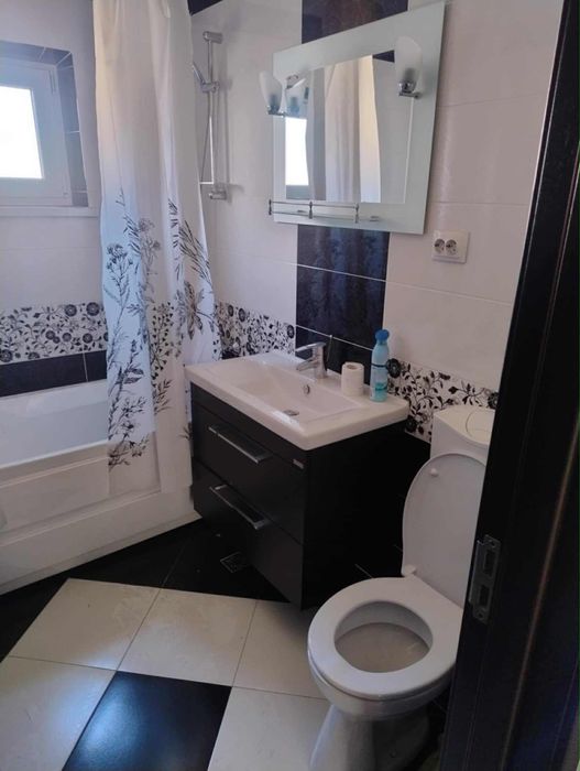 Vand apartament 2 camere 13 decembrie