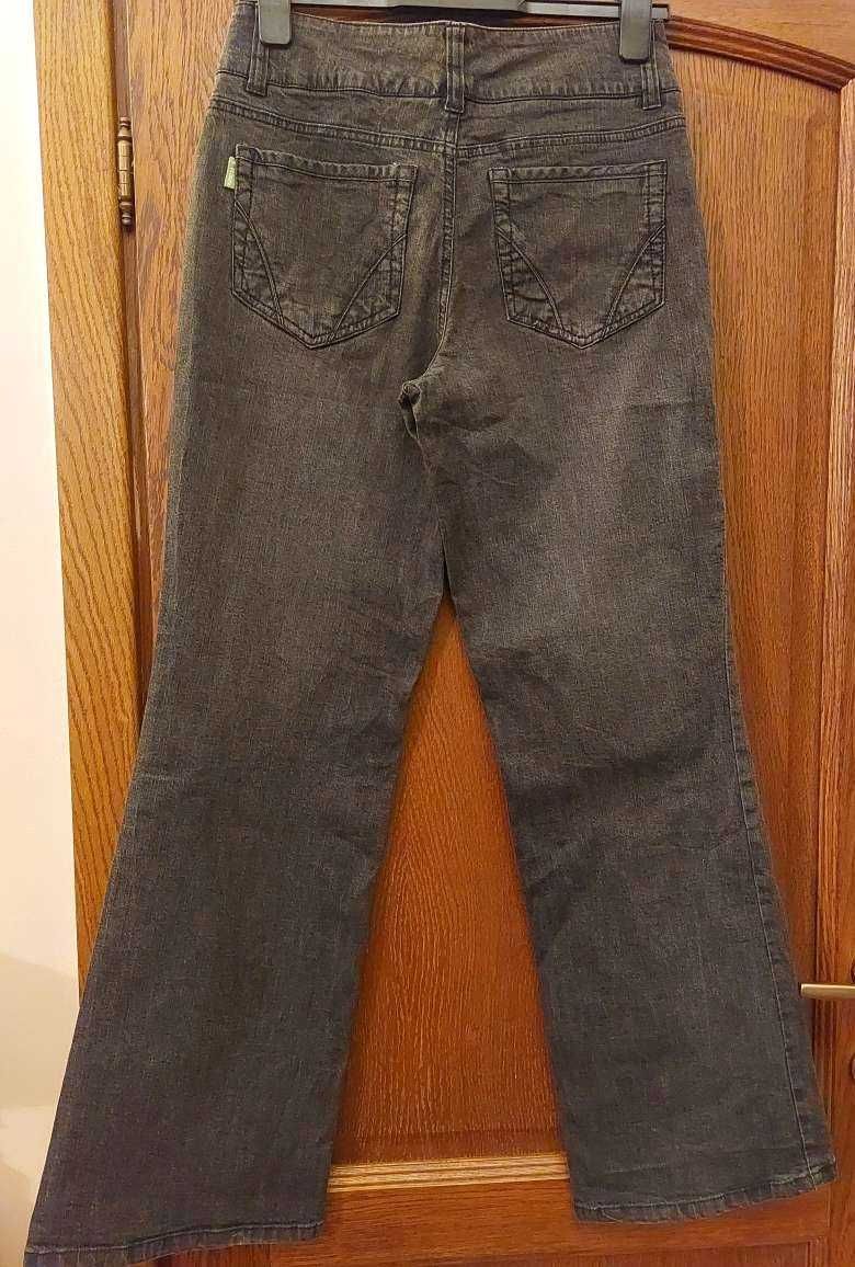 Pantaloni/blugi nepurtati M, M/L (40/42), calitate, pret bun