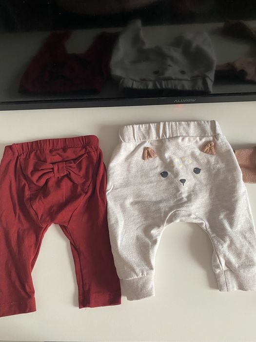 Vand 3 pantalonasi bebelusi h&m marimea 62 cm