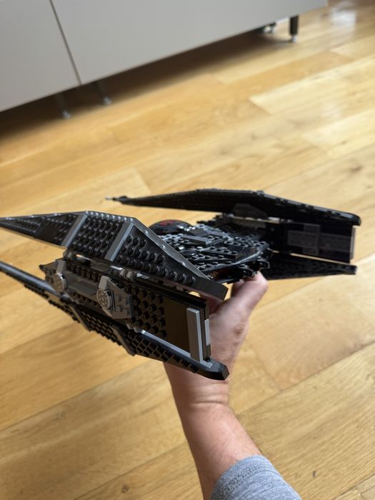 LEGO Star Wars 75179 – Kylo Ren’s TIE Fighter