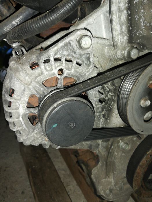 Alternator Hyundai i20 i30 ix20 sau kia ceed soul 1.6crdi valeo