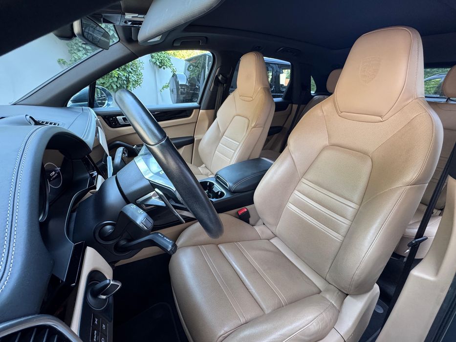 Porsche Cayenne.