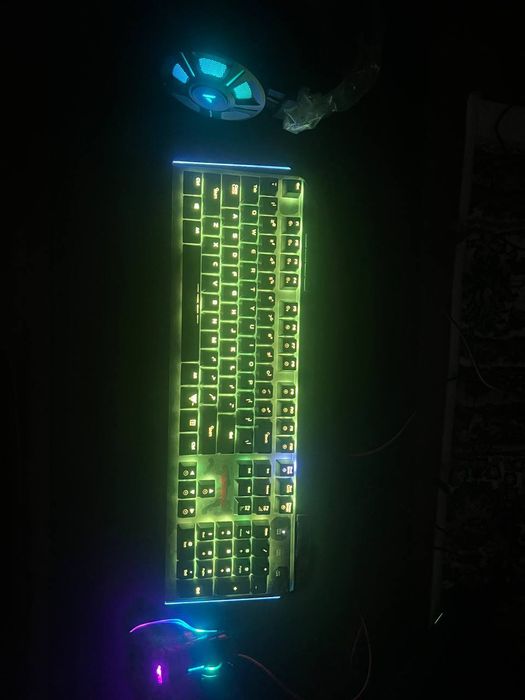 Kilavyatura mishka naushnik 3tasibirda sotaman holayi yangi