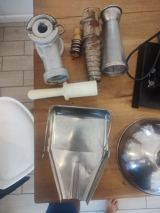Mașină electrică de stors roșii REBER nr 5 (modelul mare)