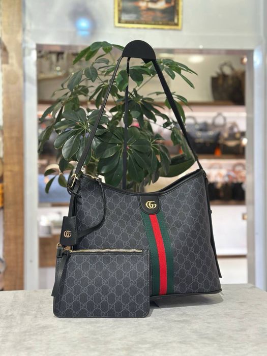 Geanta Gucci noua !!! Dimensiuni 40/26 !!!