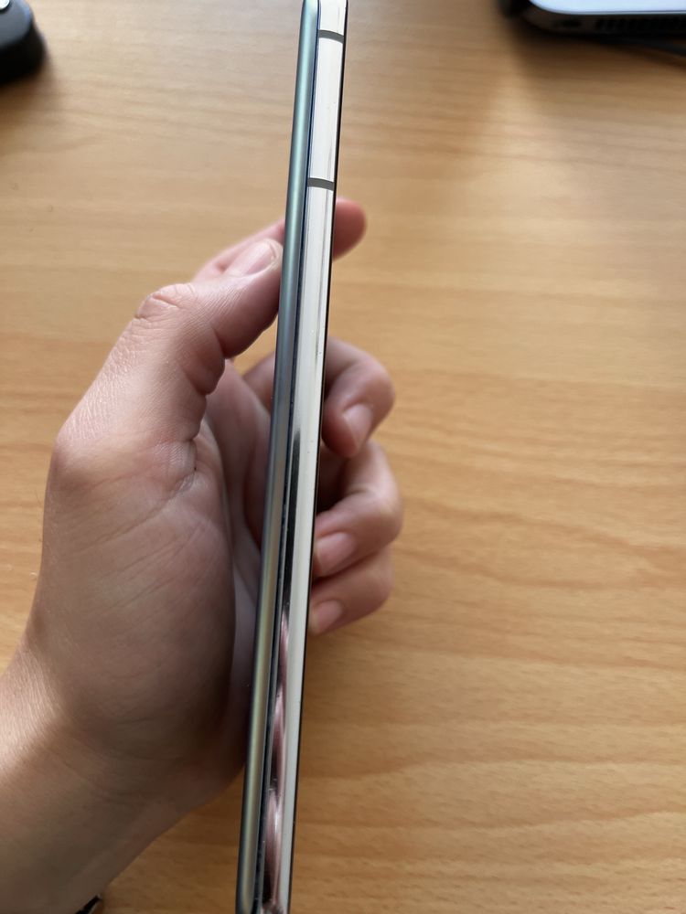 Samsung galaxy S21 plus