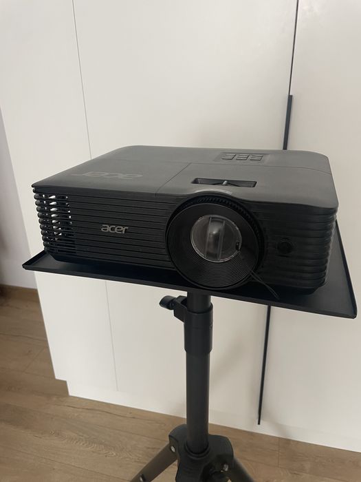Vând Videoproiector Acer – Ca Nou, 4500 Lumeni