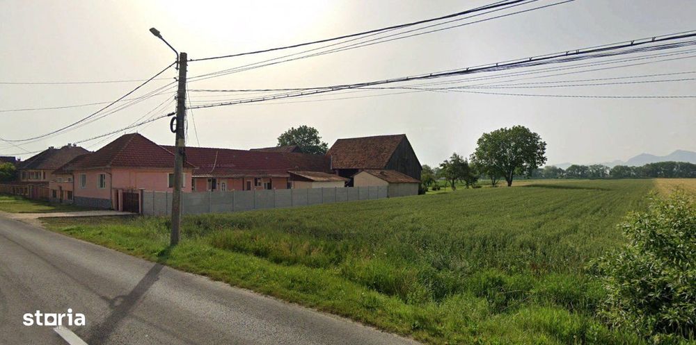 Teren intre case locuite in centrul cartierului Stupini