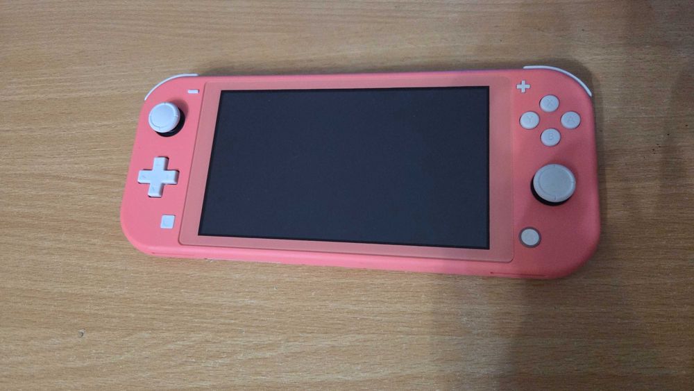 Nintendo Switch Lite 32 GB Coral + игра