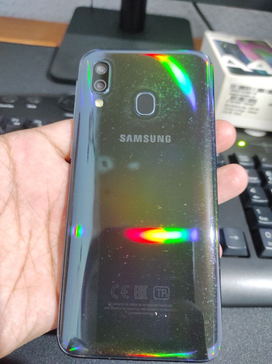 Samsung A40 64 gb sotiladi
