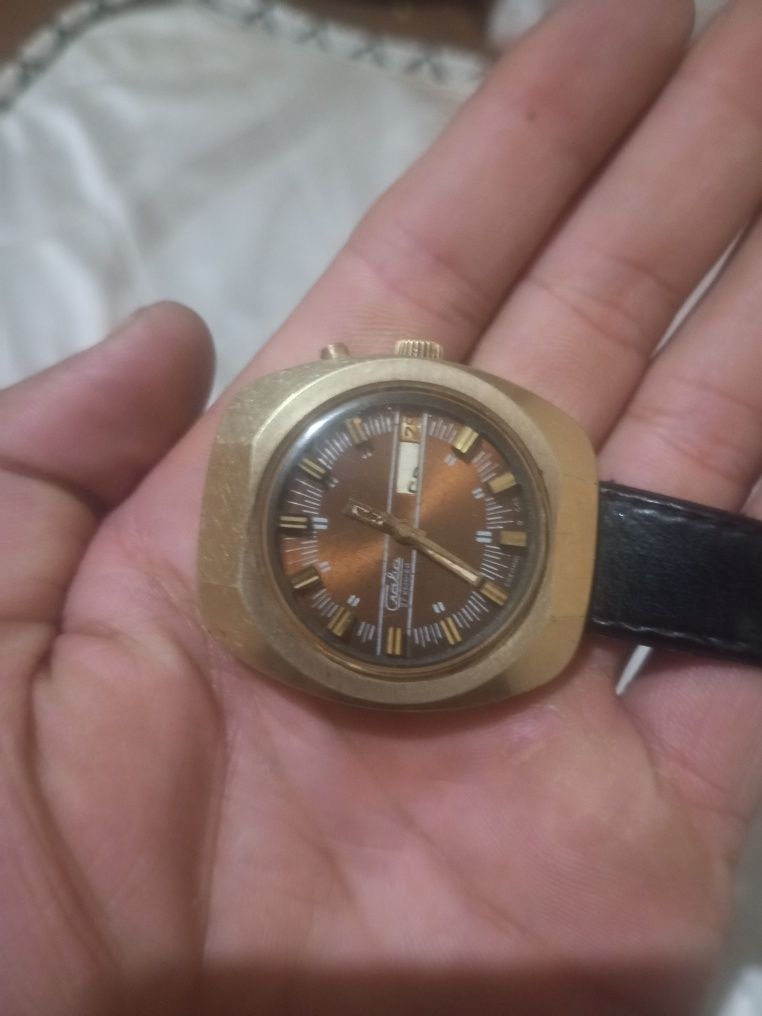 Soat pazaloshni sotiladi 70 yilaniki