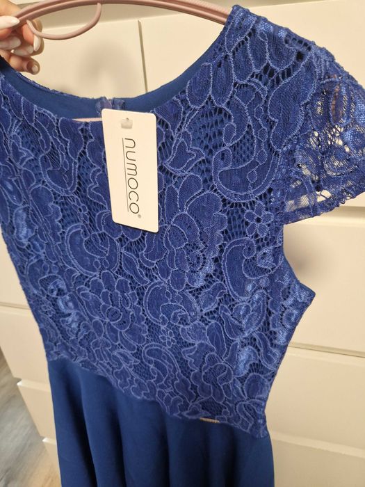 Нова рокля. Прекрасна за специални поводи.