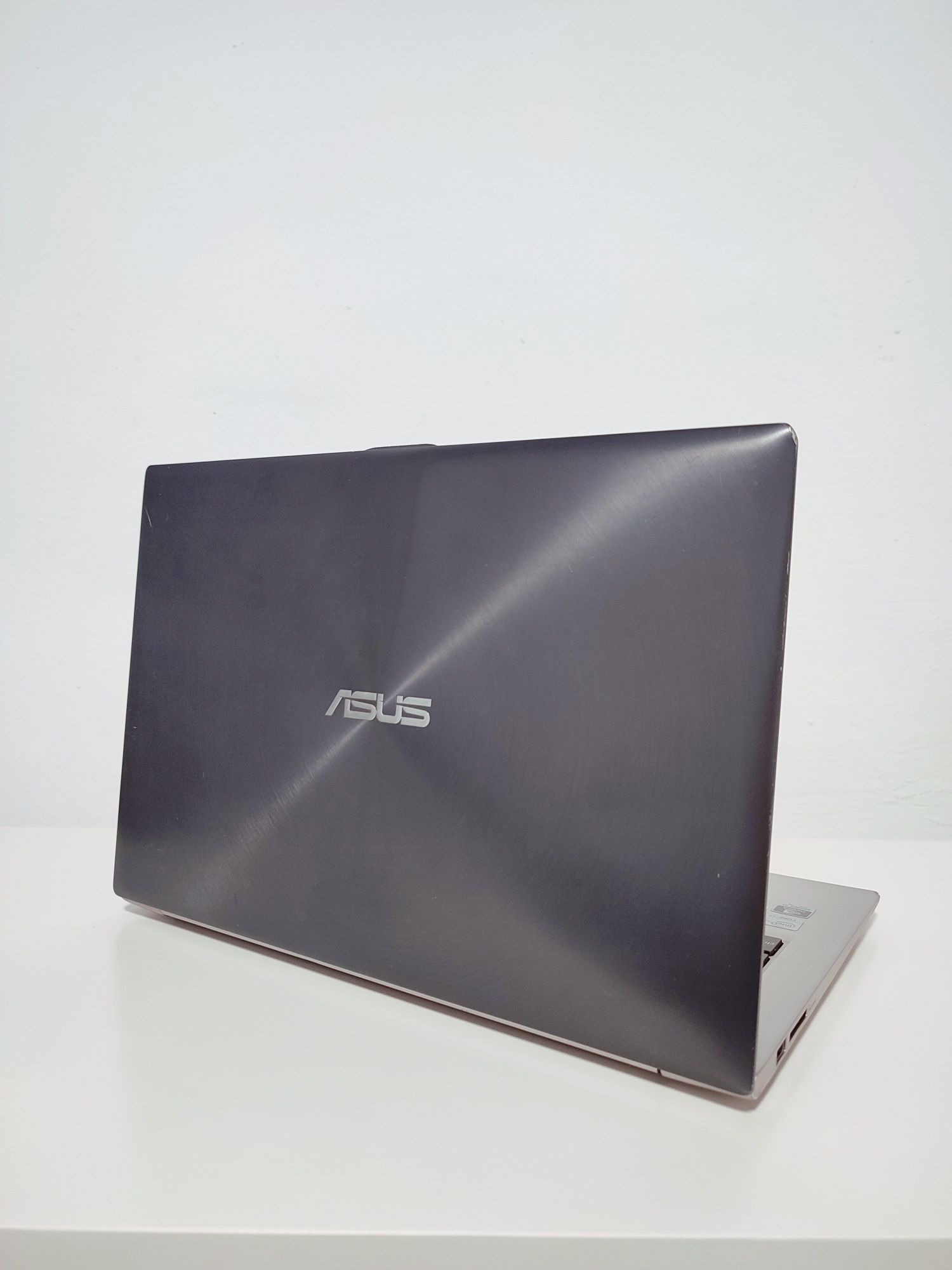 Laptop Asus UltraBook i7 Nvidia SSD