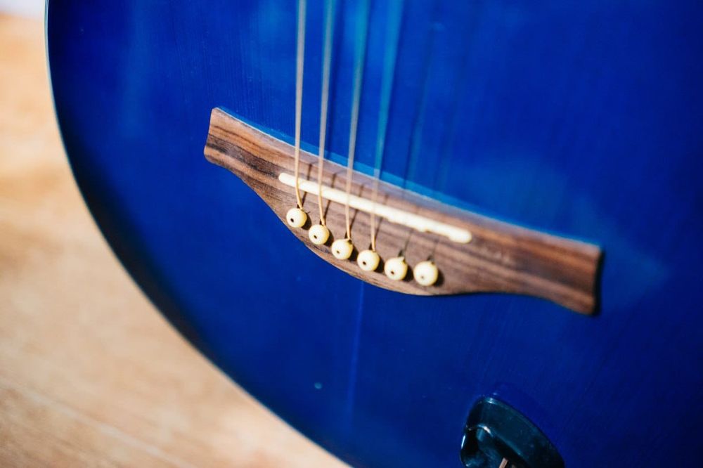 Chitară electro-acustică