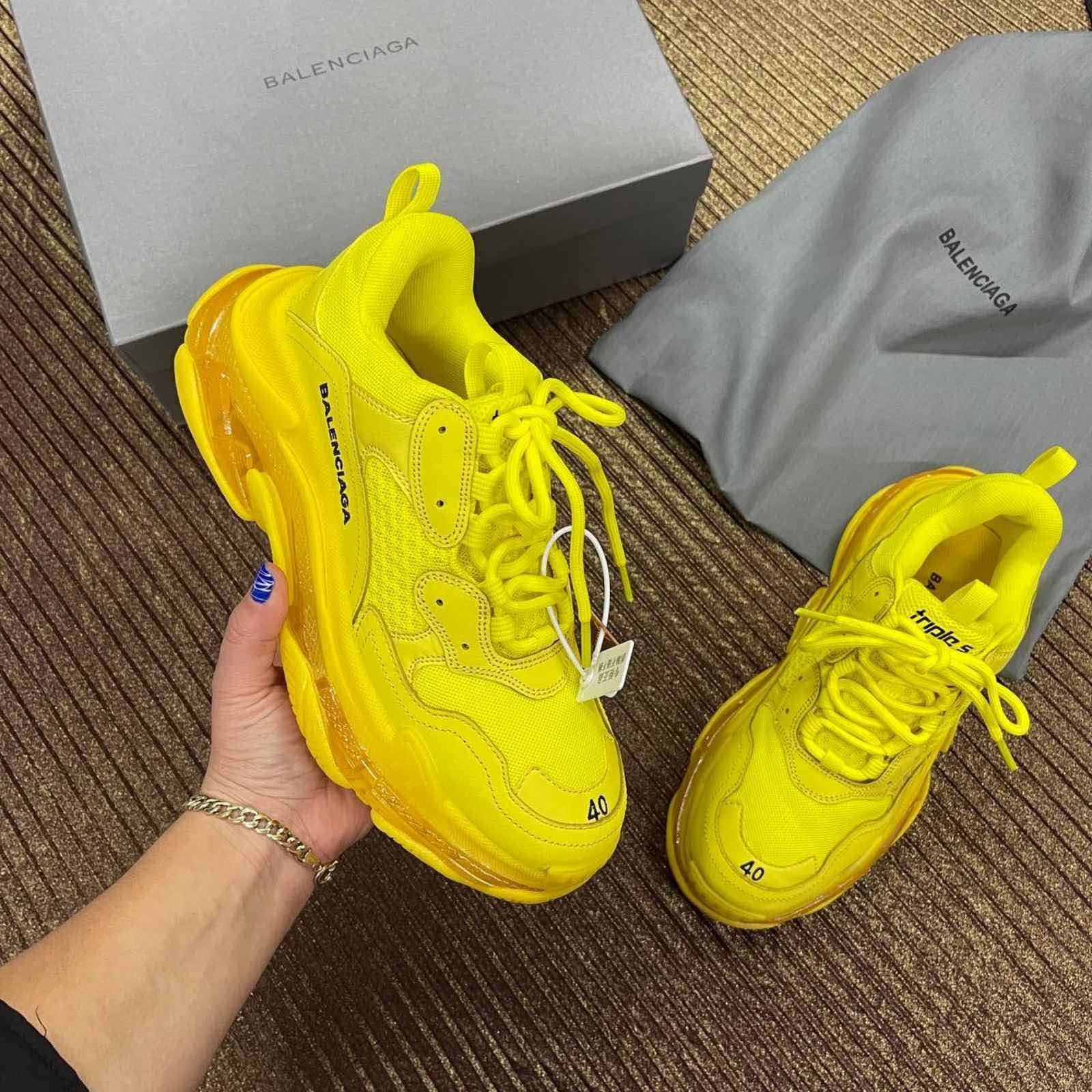 Обувки Balenciaga Triple S SWarovski 469лв