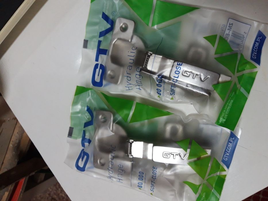 Balamale aplicate GTV cu amortizor încorporat cu CLIPS +capace mascare