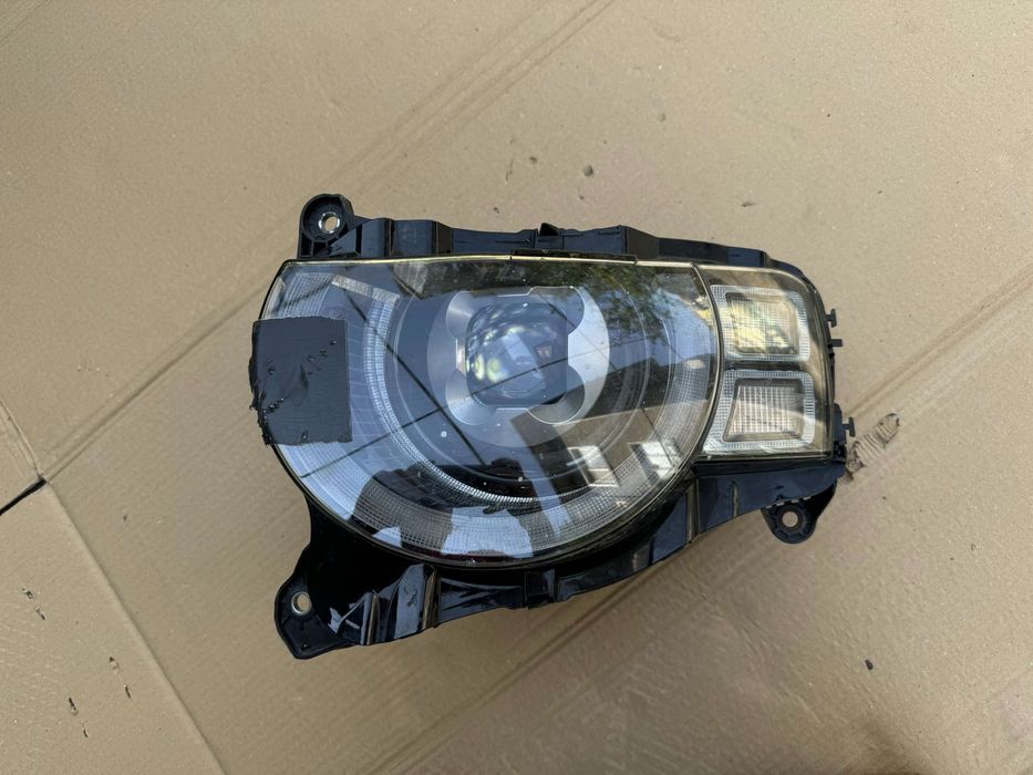 Фар Land Rover Defender