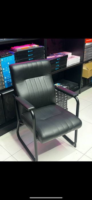 Kompyuterxona uchun stol stul