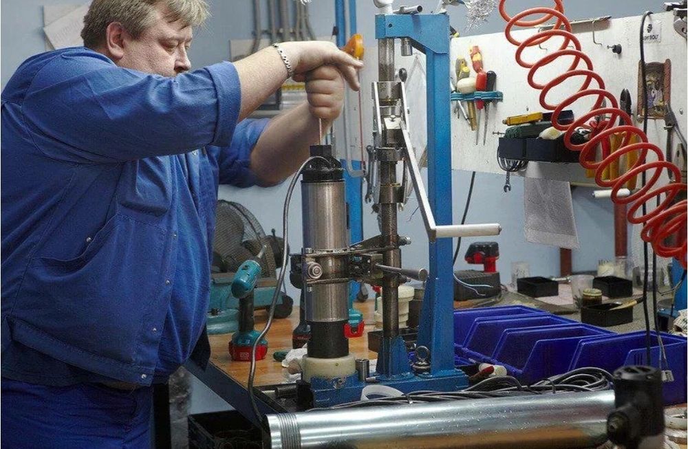 Сантехник. Ремонт замена насос. Ремонт отопления. Установка насоса _