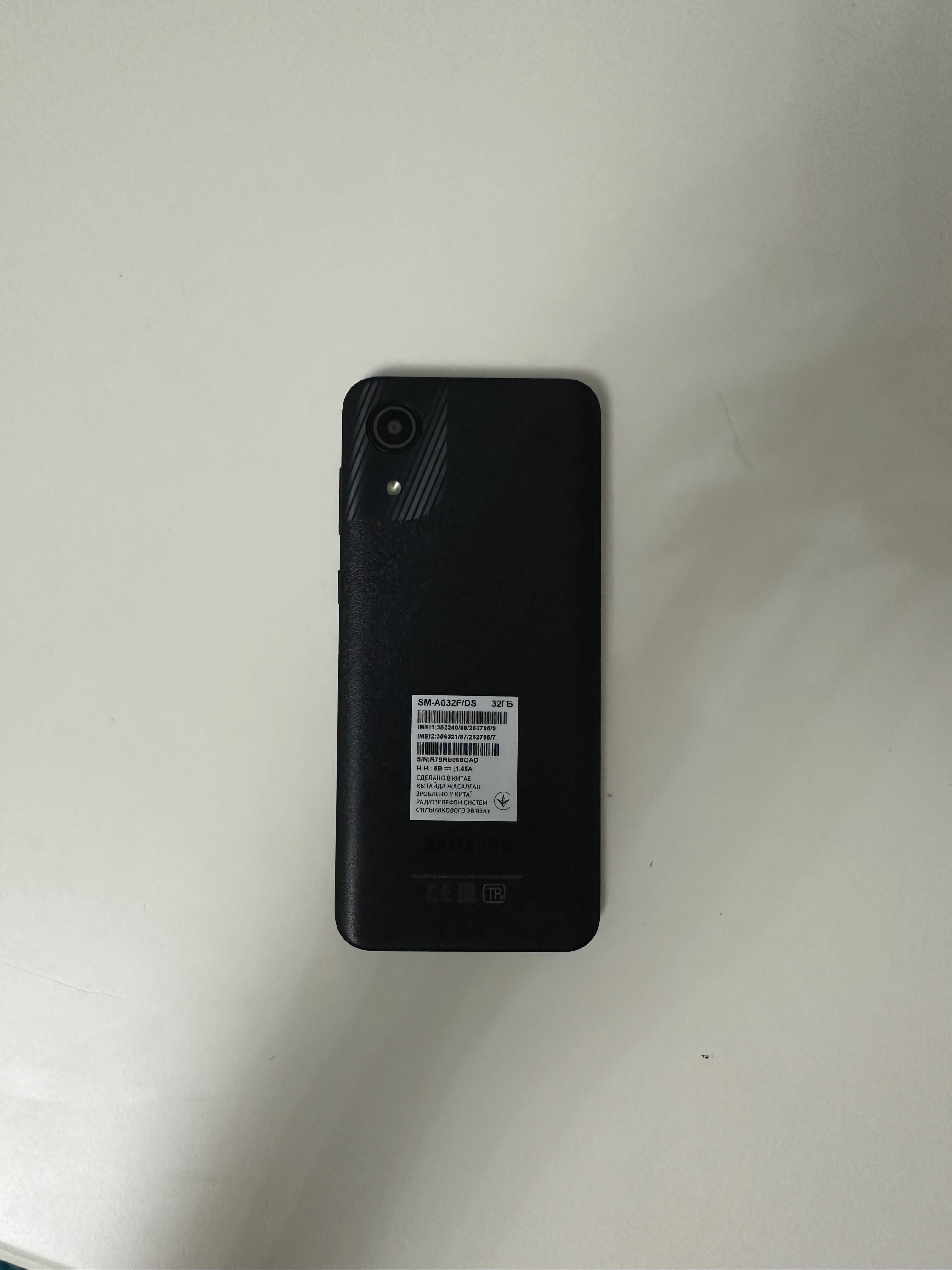 Смартфон Samsung A032F/DS