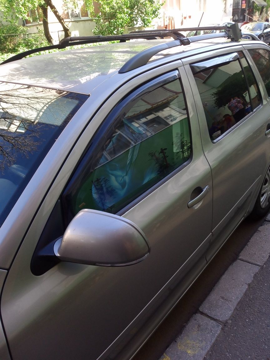 Vând Skoda Octavia combi facelift