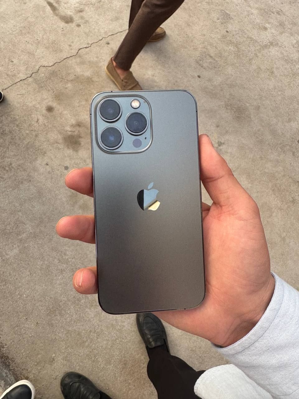 Apple. iPhone 13 pro.
