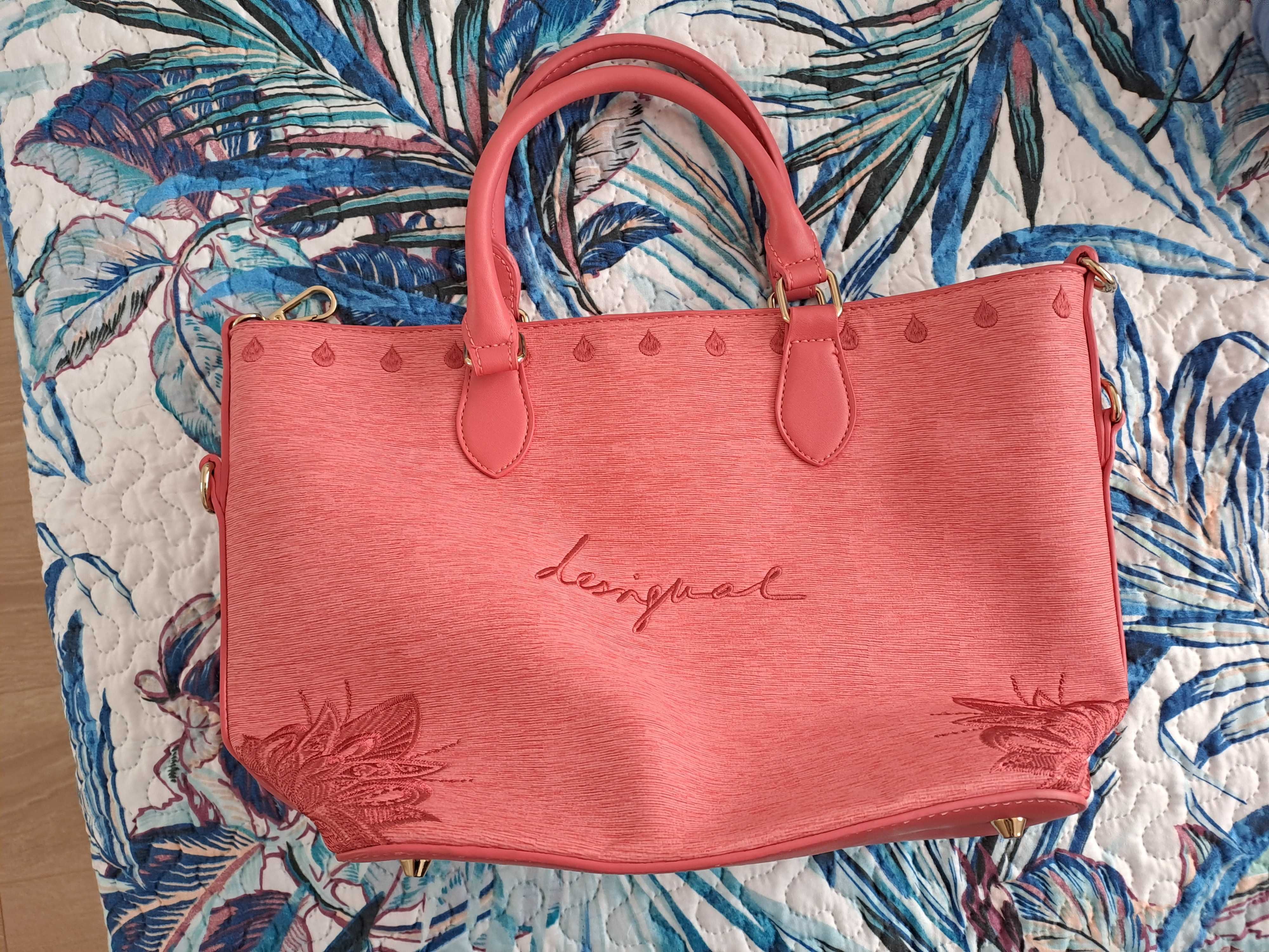 Нова Чанта Desigual