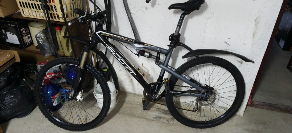 Bicicleta MTB Scott Spark, dubla suspensie