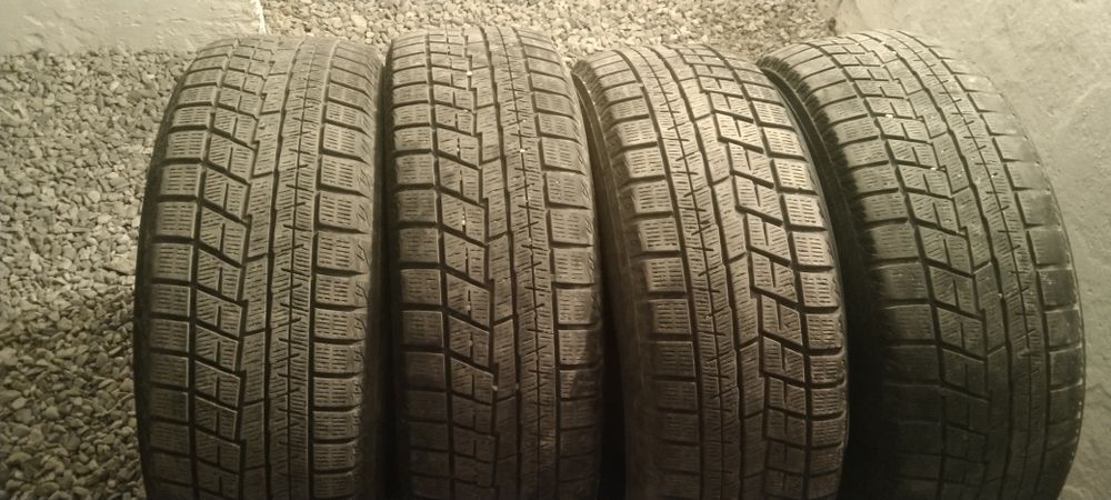 Продам зимнюю резину лепучка