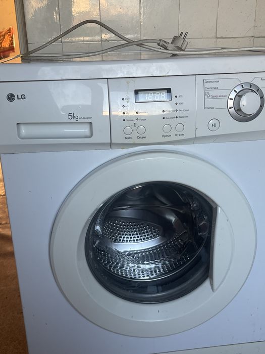 Машинка автомат в отличном состоянии