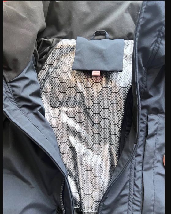 Продается Зимняя куртка с утиным пухом (150 см), новая — для мальчиков