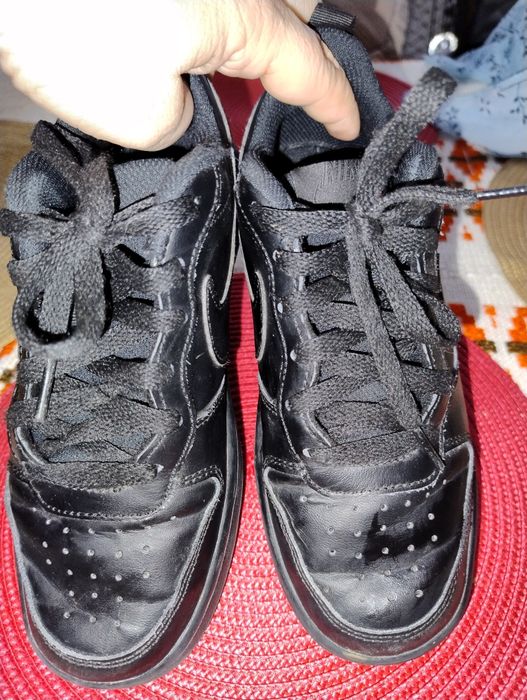 Vand pantofi sport Nike, marimea 35,5