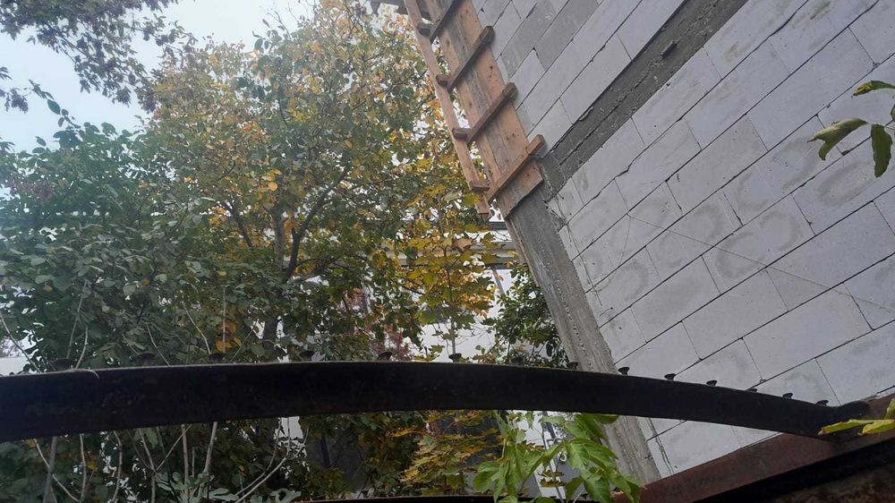 schelet metalic vagon de tren din perioada interbelica