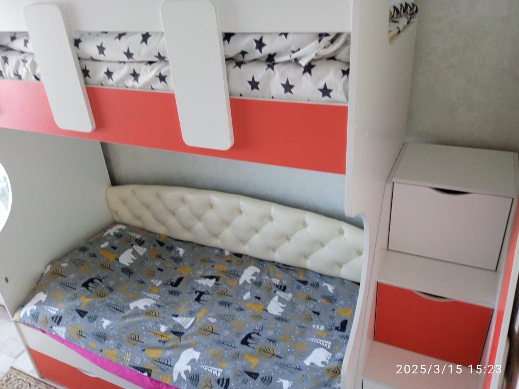 Продаётся двухъярусная кровать