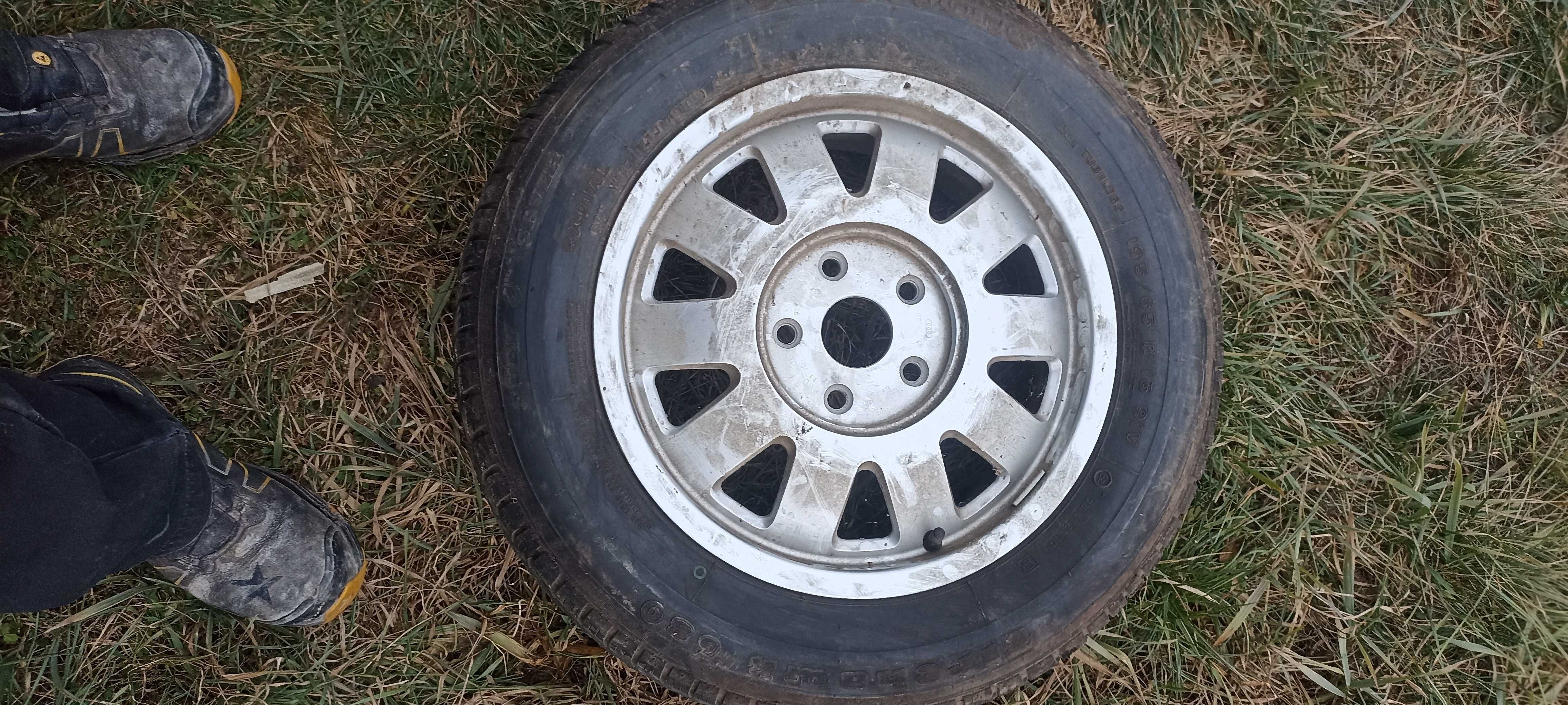 Janta Audi A4 , plus Anvelopă aproape nouă