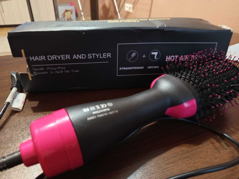 Четка сешоар с горещ въздух