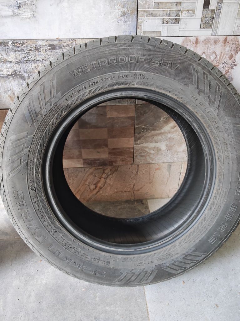 215/65/16 nokian