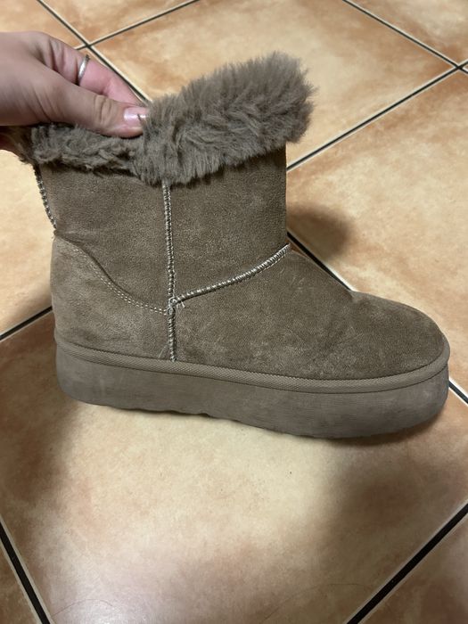 UGG marime 36.În stare foarte buna