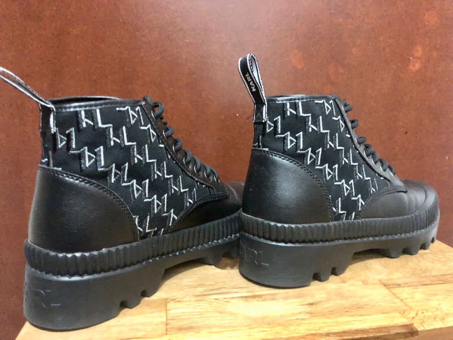 KARL LAGERFELD - Дамски боти с монограми