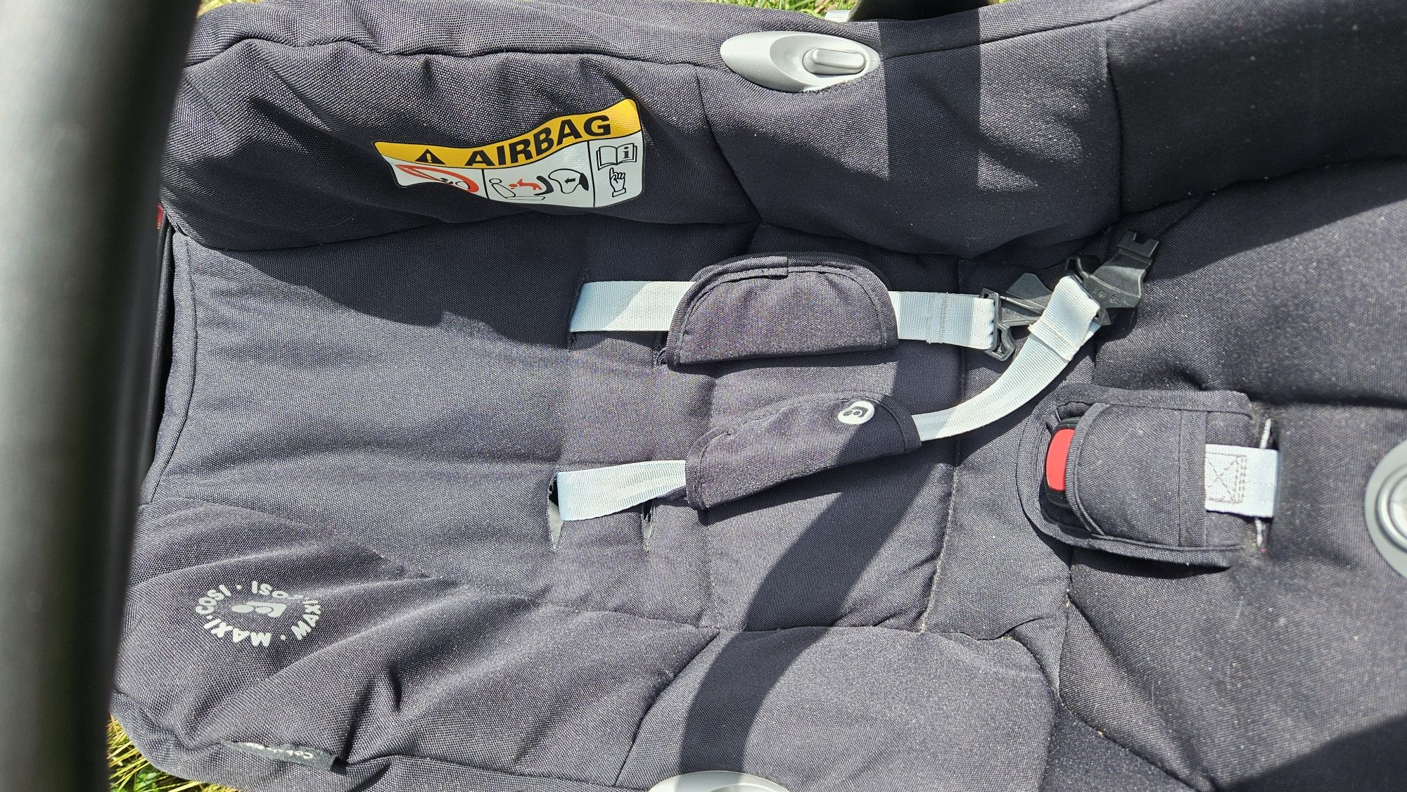 Maxi cosy стол седалка за кола и Isofix Family fix
