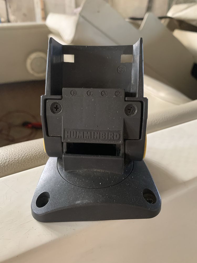 стойка за сонар humminbird