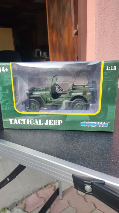 Macheta Jeep Willis model 1943 mărimea 1:18 din metal