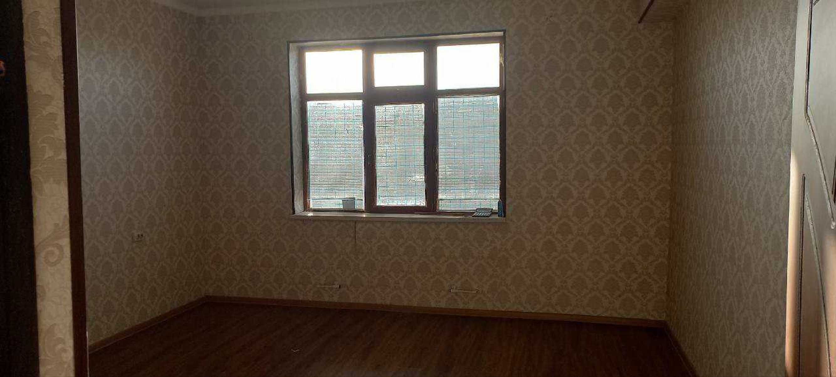 Jizzax shaxrida  8-uy 24-xonadon bo`lib to`lash sharti bilan sotiladi