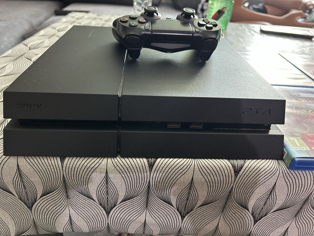 Playstation ps 4 с 4 дискови игри