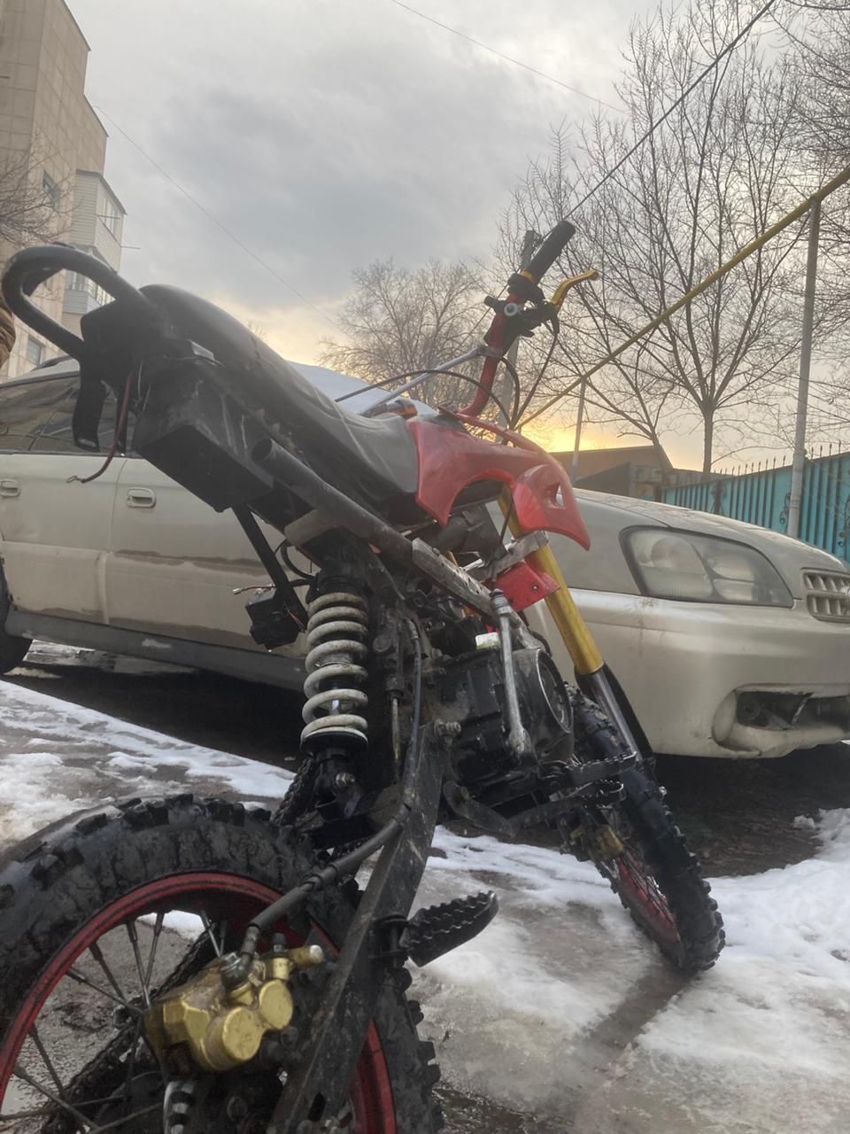 Питбайк 125cc в красном цвете