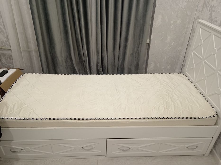 кровать односпальная