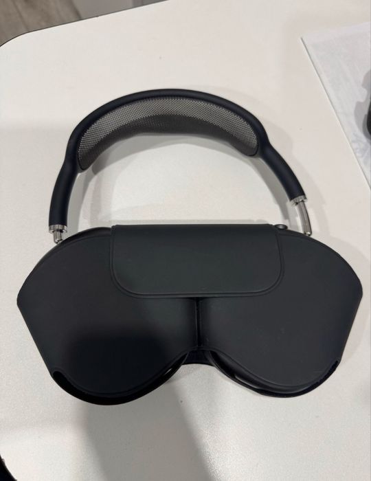 Airpods Max в чёрном цвете